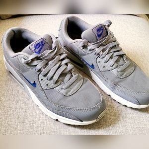 NIKE AIR MAX 90 JEWEL SWOOSH Men's Size 7.5 FN8005- 001 Cool Grey Royal Blue